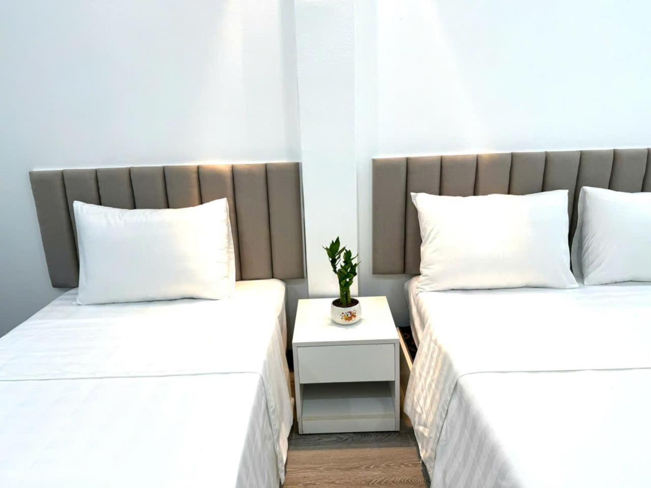 The Queen Hotel & Spa 2 Hanoi Exteriör bild